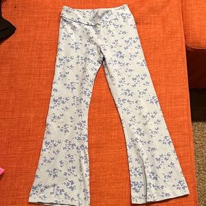 Cat & Jack Blue and White Floral Leggings 6/7
